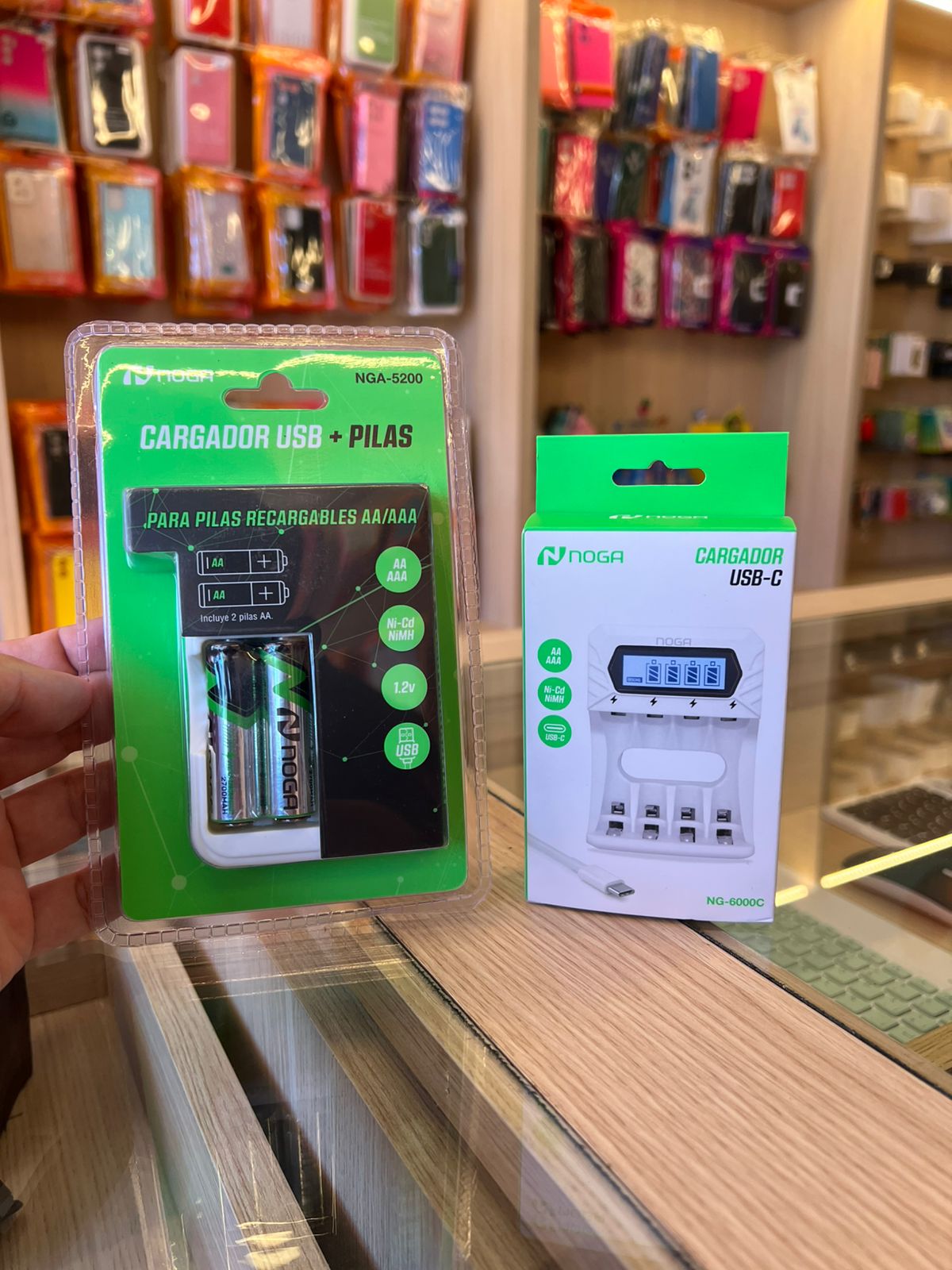 Cargador USB + Pilas Recargables