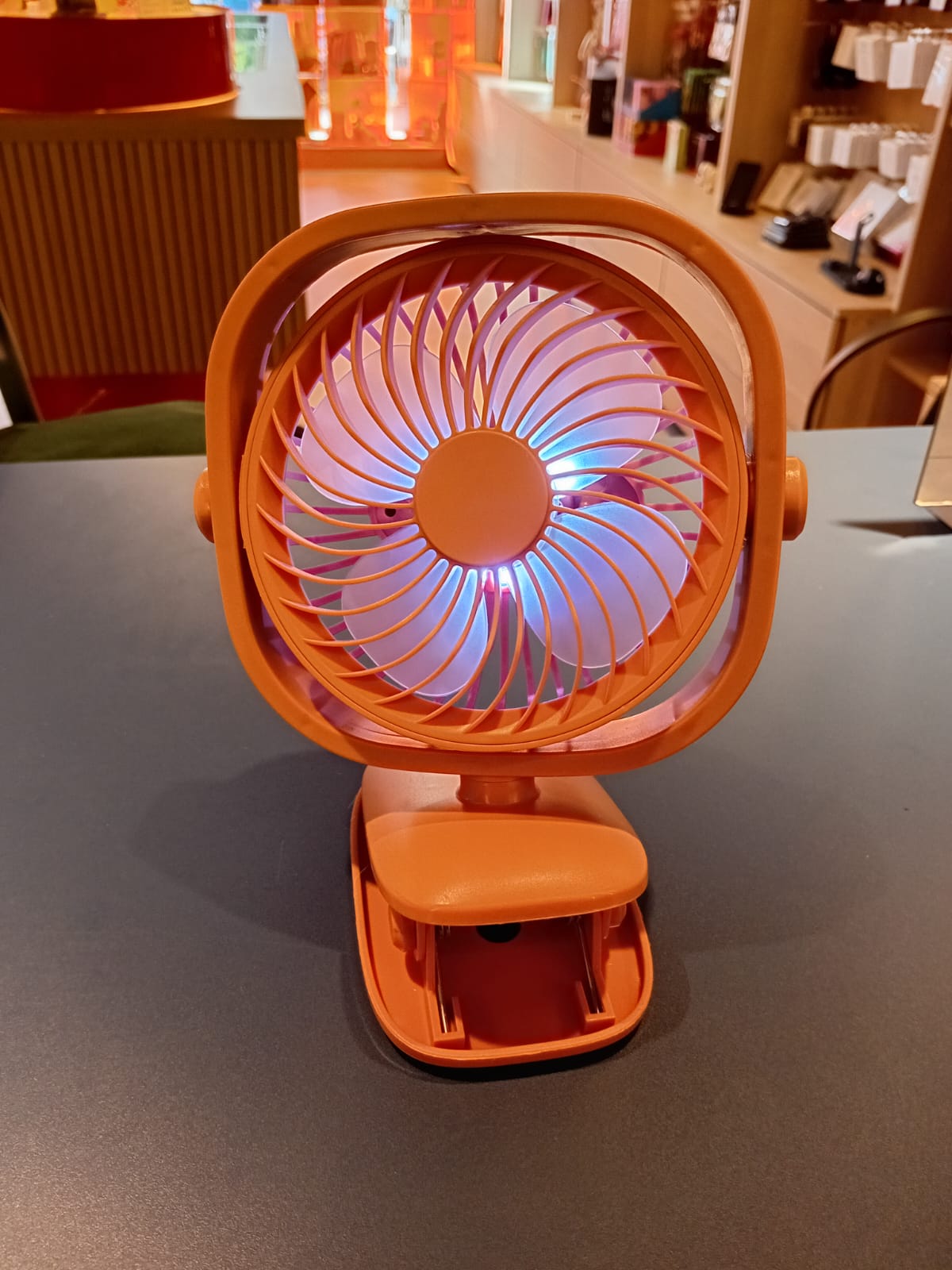 Mini Ventilador con Clip – Portátil y Potente